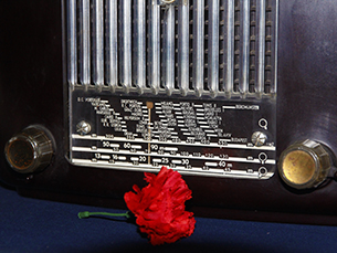 A rádio foi um veículo importante para iniciar os movimentos que deram início à revolução Foto: Afonso Ré Lau