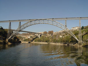 Reabilitação da ponte D. Maria está atrasada devido à desarticulação entre câmaras do Porto e Gaia, diz CDU Foto: DR