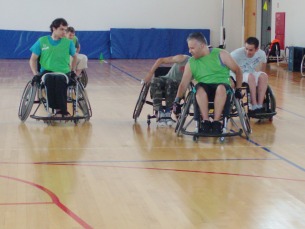 A equipa que joga rugby em cadeira de rodas treina num espaço disponibilizado pelo Centro Rovisco Pais Foto: Ricardo Salvador