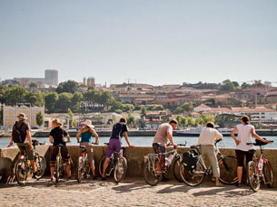 Com uma autonomia de 90 quilómetros, as bicicletas podem ser alugadas por hora ou por dia Foto: nunodantas/Flickr