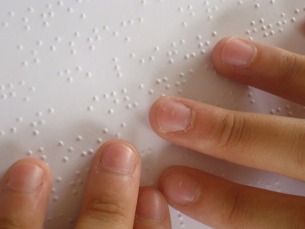 A ideia das etiquetas para roupa em braille foi criada em 2009, venceu dois prémios de empreendedorismo, mas ficou arrumada na gaveta Foto: DR