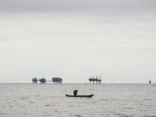 O petróleo de Cabinda contribui cerca de 60% para o Orçamento de Estado de Angola Foto: jbdodane/Flickr