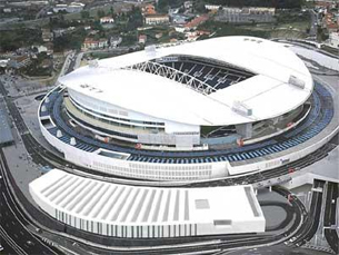 O Dragão Caixa vai nascer entre o estádio do FC Porto e a VCI e terá dois mil lugares Foto: FC Porto