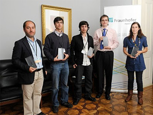 Os cinco estudantes premiados no projecto "Fraunhofer Portugal Challenge" Foto: Fraunhofer Portugal