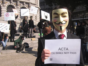Guy Fawkes é retratado nas máscaras usadas pelo movimento Anonymous Foto: Susana Faria / Arquivo JPN