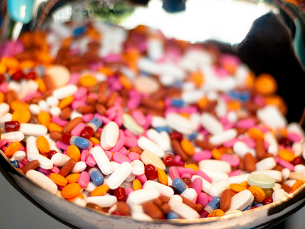 Os preços dos medicamentos de marca e genéricos vão baixar a partir de abril Foto: Pranjal Mahna/Flickr