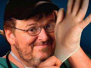 Em "Sicko", Michael Moore faz uma crítica feroz do sistema de saúde americano Foto: DR