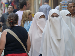 As mulheres que desrespeitarem a lei podem ser multadas entre 150 a 30 mil euros Foto: superblinkymac / Flickr