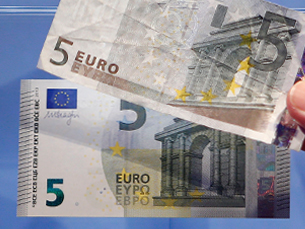 A nova nota de 5 euros foi apresentada em janeiro por Mário Draghi, presidente do BCE Foto: DR