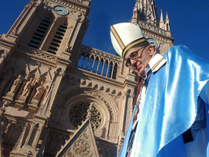 O Papa rezou esta segunda a sua primeira missa em Santa Maria Maggiore, como bispo de Roma Foto: DR