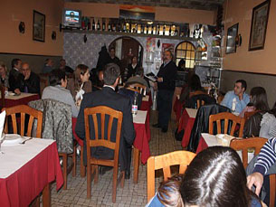 Todos os dias são declamados poemas nos restaurantes da cidade Foto: C.M. S. João da Madeira