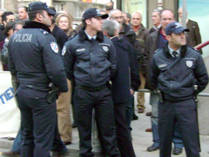 Polícia está sem dinheiro e deixou de pagar descontos de IRS ao Estado Foto: Arquivo JPN