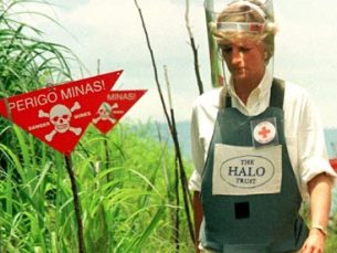 Visita da Princesa Diana a Angola em 1997, numa campanha da HALO Trust de sensibilização Foto: DR