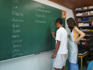 A lei prevê a incorporação incremental do ensino da língua portuguesa na escolaridade obrigatória Foto: unawe/Flickr