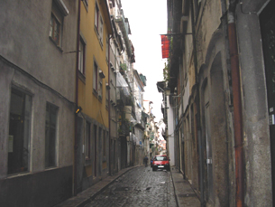 Degradação caracteriza alguns dos edifícios da zona antiga do Porto Foto: Paula Alves Silva