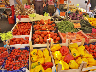 Legumes e fruta são mais baratos e podem substituir a carne e o peixe Marco Bernardini/Flickr