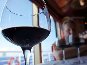 O vinho do Porto é muito apreciado pela especialista Martine Saunier Foto: phyxiusone/Flickr