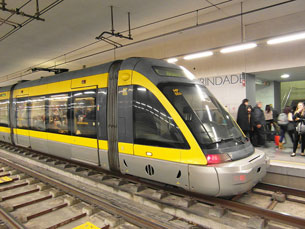 Os passageiros do Metro do Porto vão poder usufruir do serviço ininterrupto durante mais alguns dias Foto: IngolfBLN/Flickr