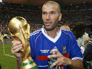 Zinedine Zidane foi a principal figura da França para chegar ao título, em 1998, o primeiro da história dos bleus Foto: lemonde2000 Flickr