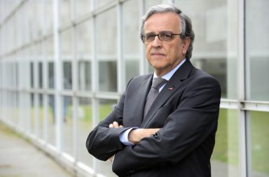 O reitor da Universidade do Porto receia que o Orçamento do Estado deste ano represente novo corte para as universidades