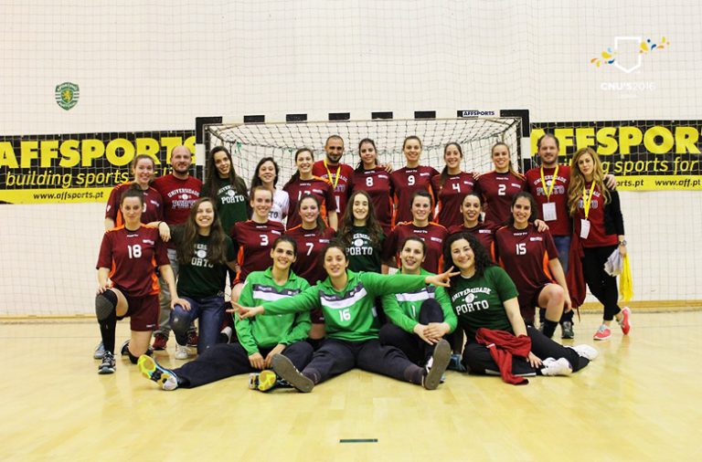 A equipa feminina de andebol da Universidade do Porto é a nova campeã nacional universitária