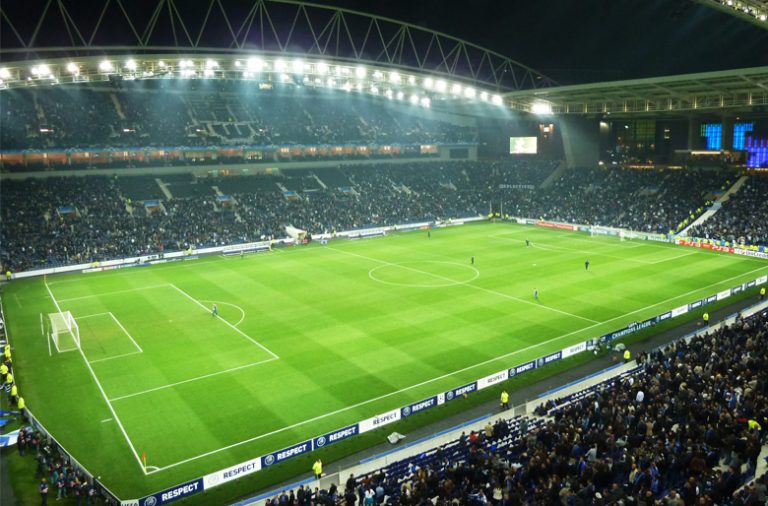 O Estádio do Dragão vai ser palco de um clássico entre FC Porto e Sporting, no sábado pelas 18h30