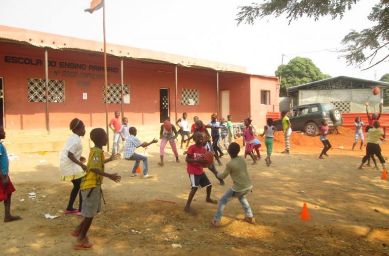 “Escola da Palankinha” foi o nome escolhido pelos alunos da Escola de Ensino Básico nº 5052, do Bairro de Capalanka, em Angola