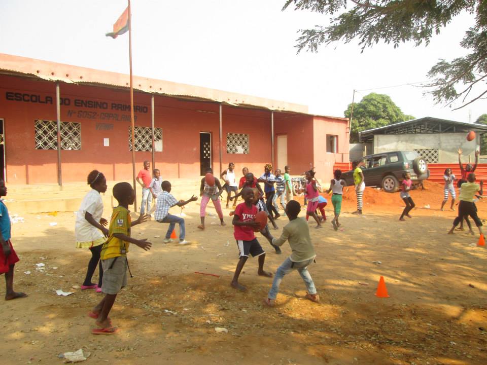 “Escola da Palankinha” foi o nome escolhido pelos alunos da Escola de Ensino Básico nº 5052, do Bairro de Capalanka, em Angola