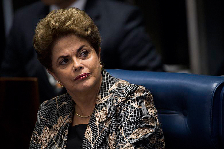 Dilma Rousseff responde esta segunda-feira aos senadores brasileiros.