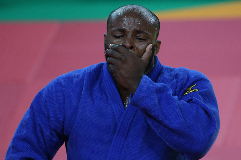 Jorge Fonseca caiu ao segundo combate exausto e em lágrimas.