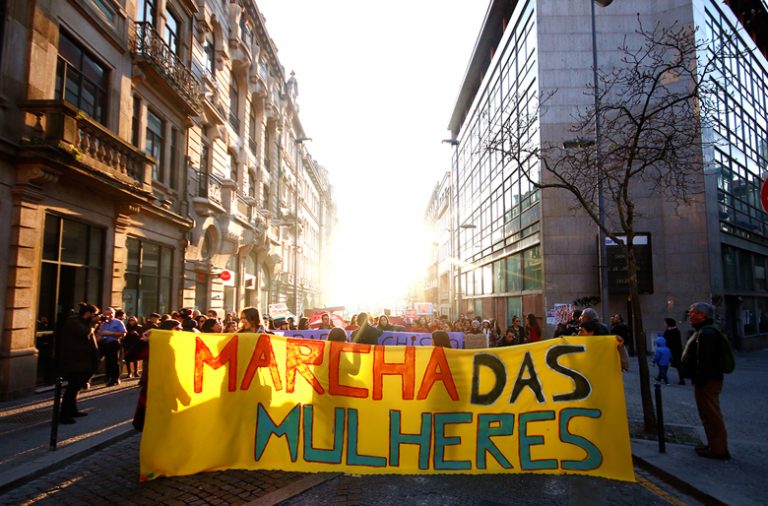Entre 400 e 500 pessoas marcharam sábado no Porto.