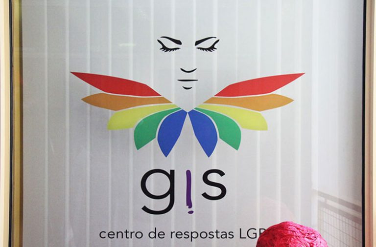 O centro de respostas LGBT está em funcionamento desde Janeiro.