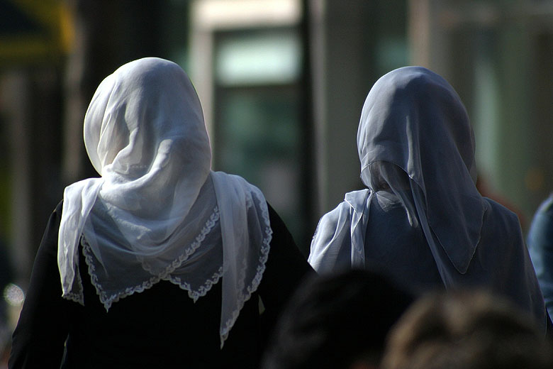 As restrições ao vestuário islâmico estão a surgir um pouco por toda a Europa.