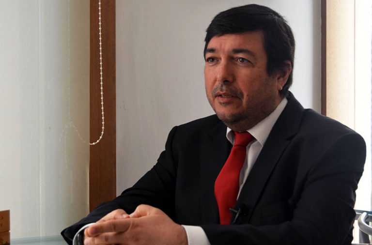 Álvaro Santos Almeida é diretor do Mestrado de Gestão e Economia de Serviços de Saúde da FEP. Tem 52 anos.