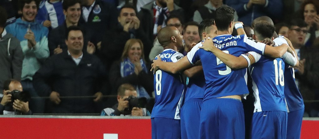 FC Porto goleou o Paços de Ferreira e mantém-se isolado na liderança da Liga NOS.