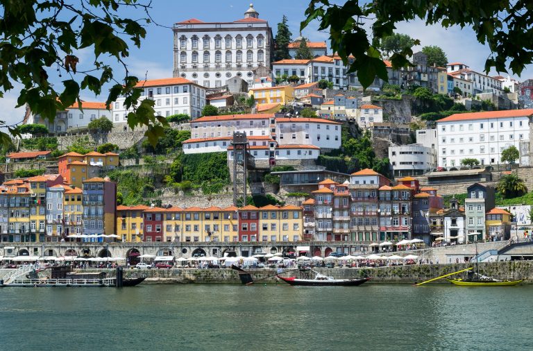 Segundo a entrevista de Rui Moreira para o Financial Times, o Porto cresceu graças “a combinação do património cultural com a inovação”.