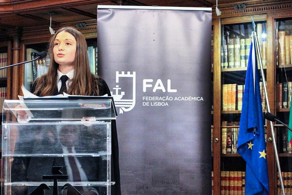 Sofia Escária na tomada de posse da presidência da Federação Académica de Lisboa