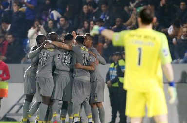 O FC Porto começou o jogo a perder em Santa Maria da Feira, mas deu a volta ao resultado.