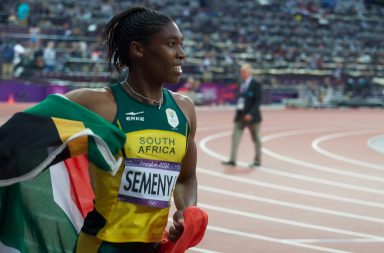 Caster Semenya é bicampeã olímpica e conquistou três títulos mundiais em 800 metros.