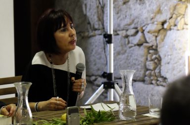 Ana Cristina Silva na apresentação do livro, no Porto.