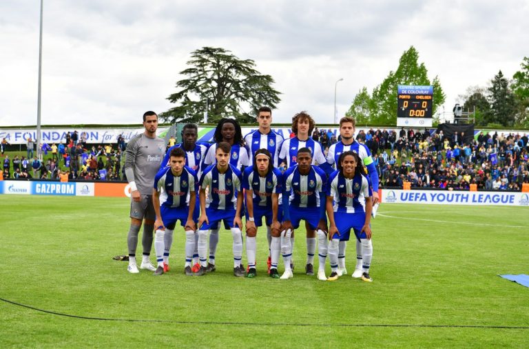 O onze do FC Porto frente ao Chelsea na final da Youth League