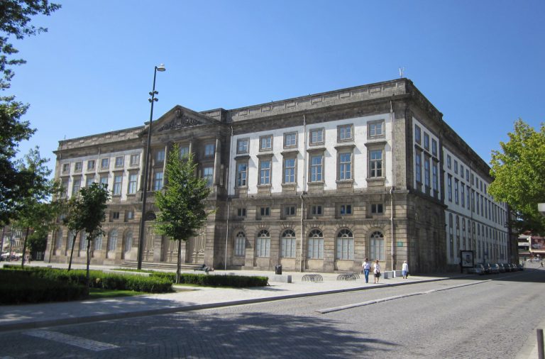 A Universidade do Porto é a segunda maior instituição de ensino superior do país, com
