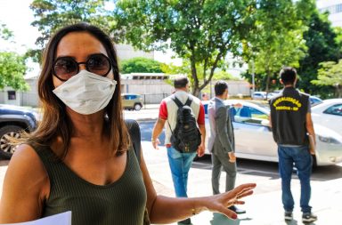 Há ainda grupos de voluntariado que continuam a acompanhar pessoas que vivem nas ruas brasileiras.