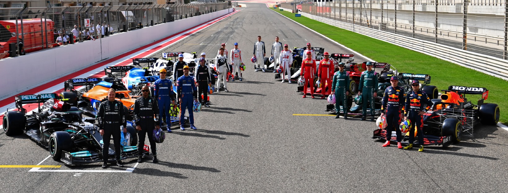 Pilotos da temporada 2021 de F1 no primeiro dia de testes, em Sakhir.