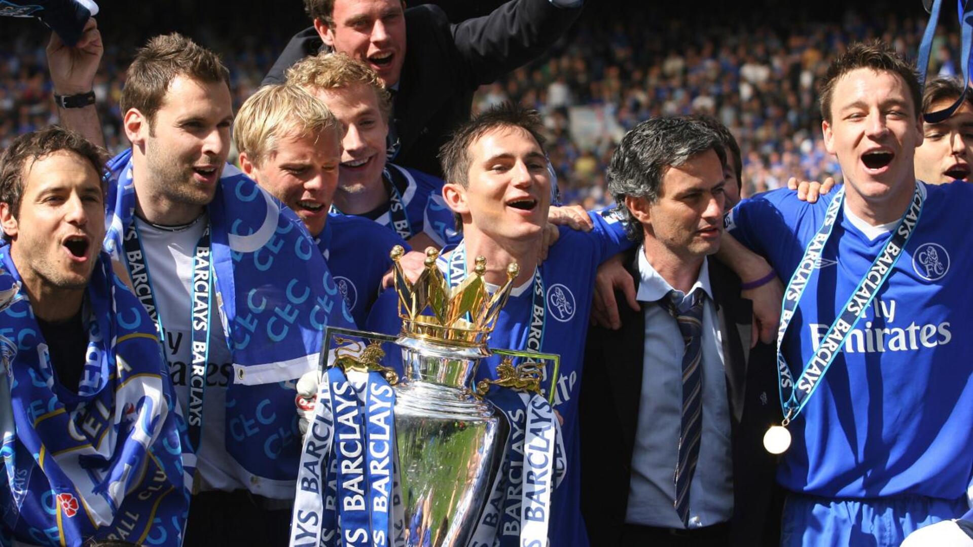 Conquista da Premier League com os protagonistas José Mourinho, John Terry e Frank Lampard.