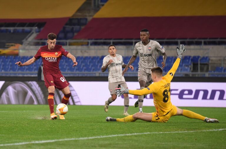 A Roma venceu o Shakhtar Donetsk num encontro entre dois treinadores portugues e árbitrado por um árbitro nacional.