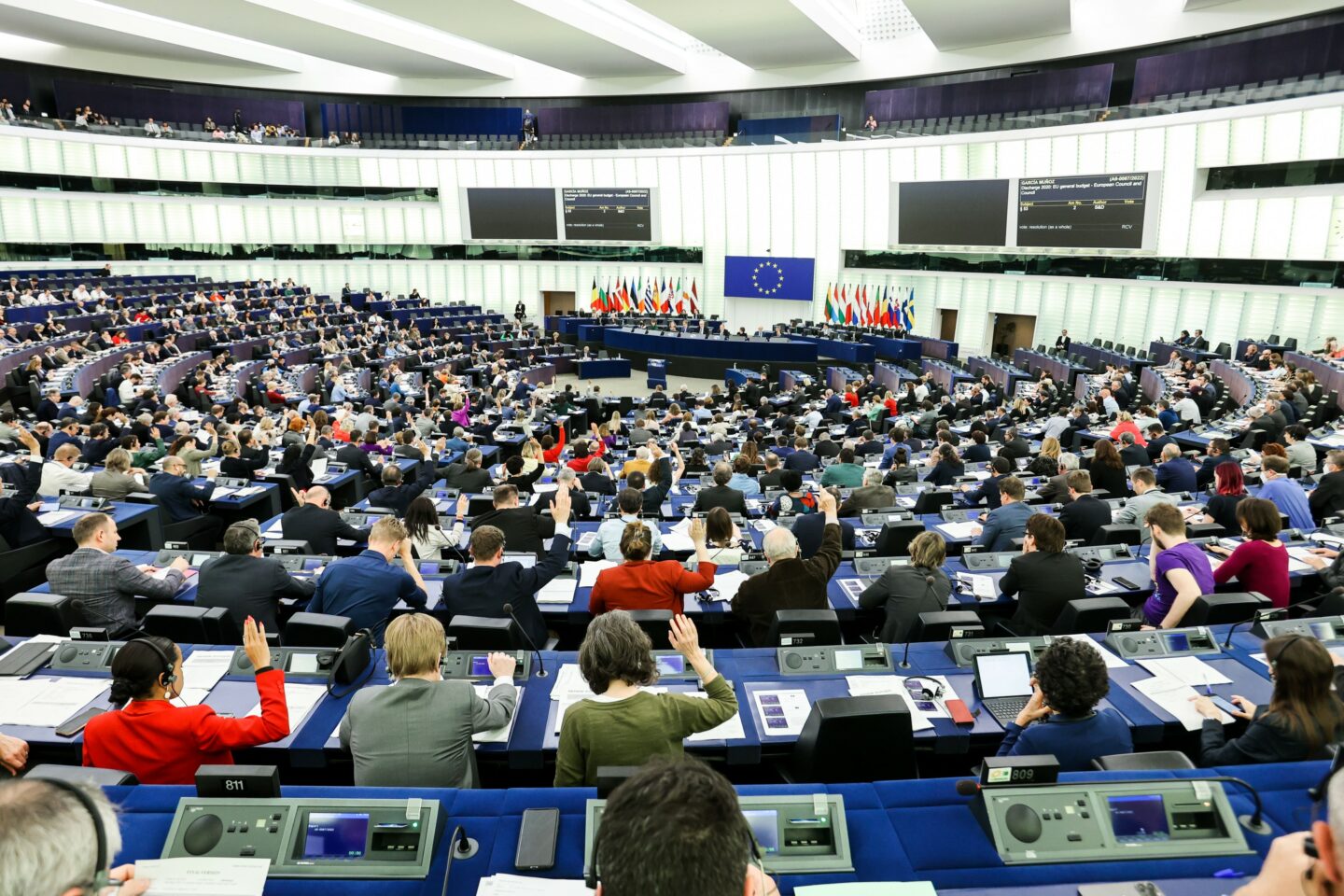 "Uma desordem muito organizada". Um dia de Sessão Plenária no Parlamento Europeu