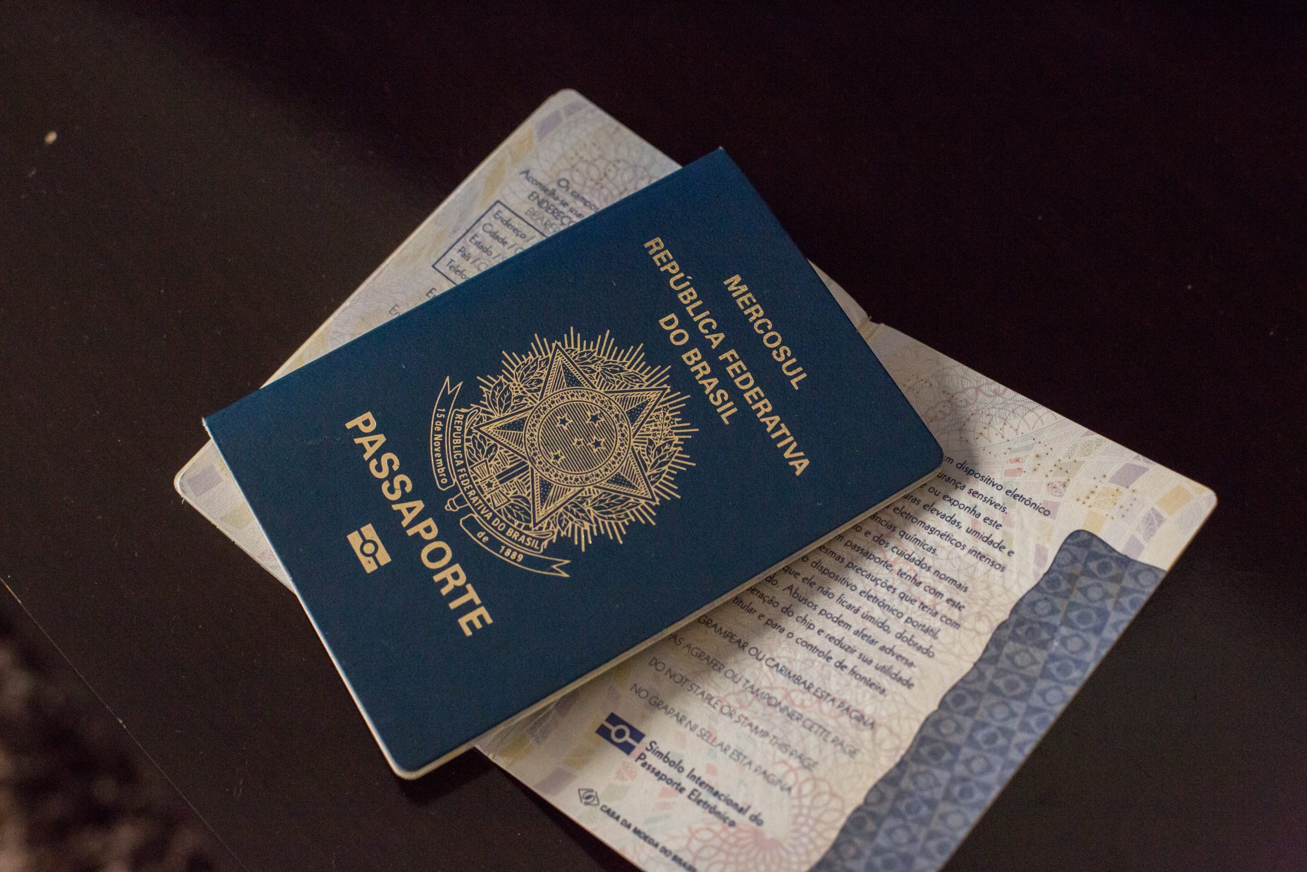 Imagem de passaporte Brasileiro, emitido pela Polícia Federal.