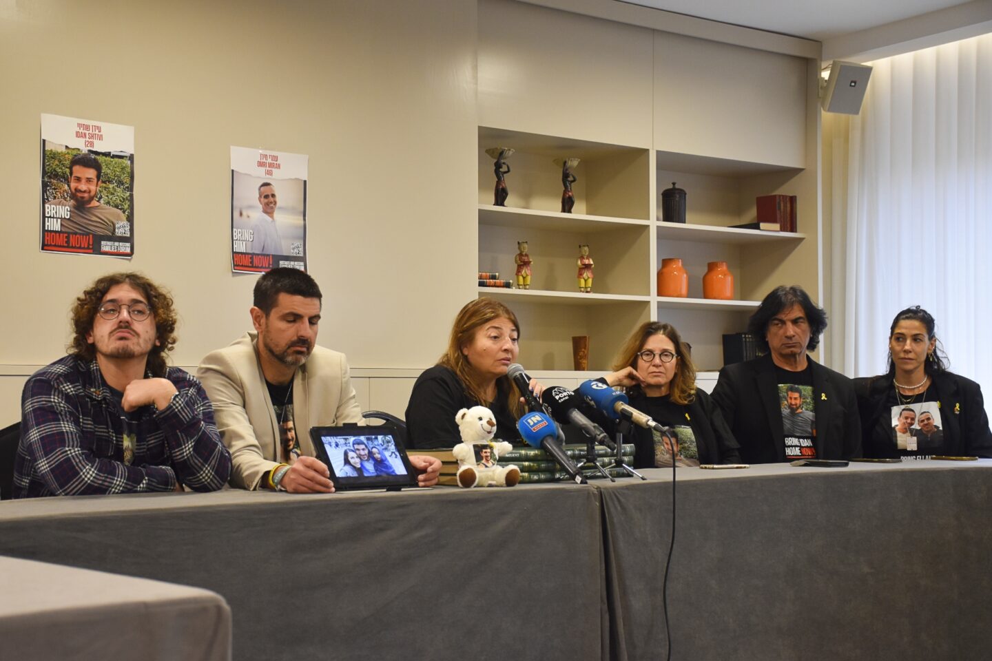 Familiares de luso-israelitas reféns em Gaza apelam à ajuda portuguesa. "Ainda estamos presos no dia 7 de outubro"